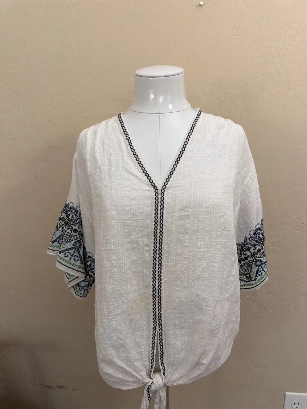 Max Studio White embroidered Blouse, Sz M